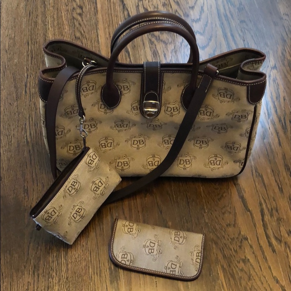 Dooney & Bourke tote like new